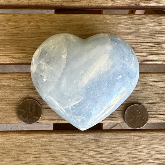 blue calcite heart - 8.2 oz, 3x3x1.25" - Picture 3 of 5